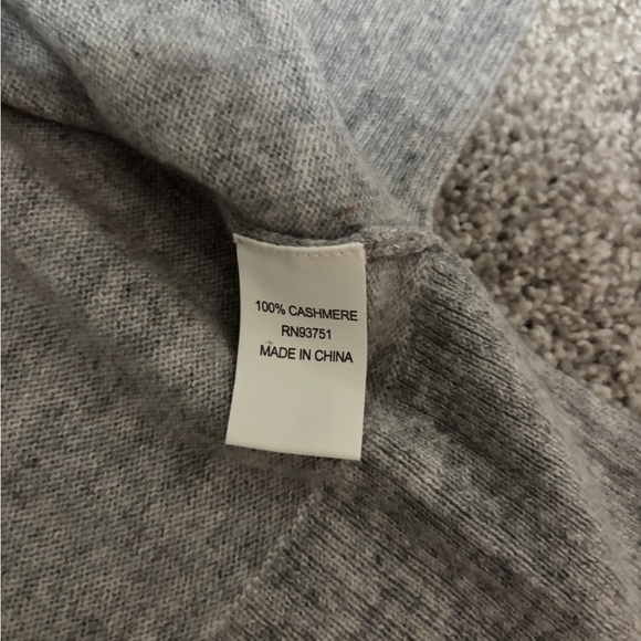 Gray Cashmere Turtleneck Sweater - Picture 5 of 5